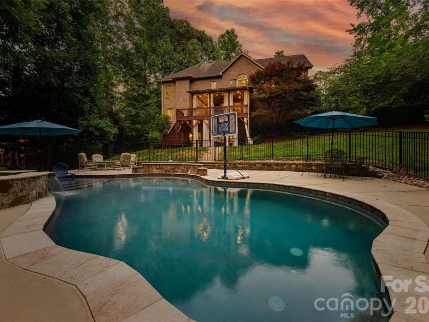 817 Savile Lane, Fort Mill, SC 29715.  MLS# CAR4387881, YatesRealty ID 33742. 