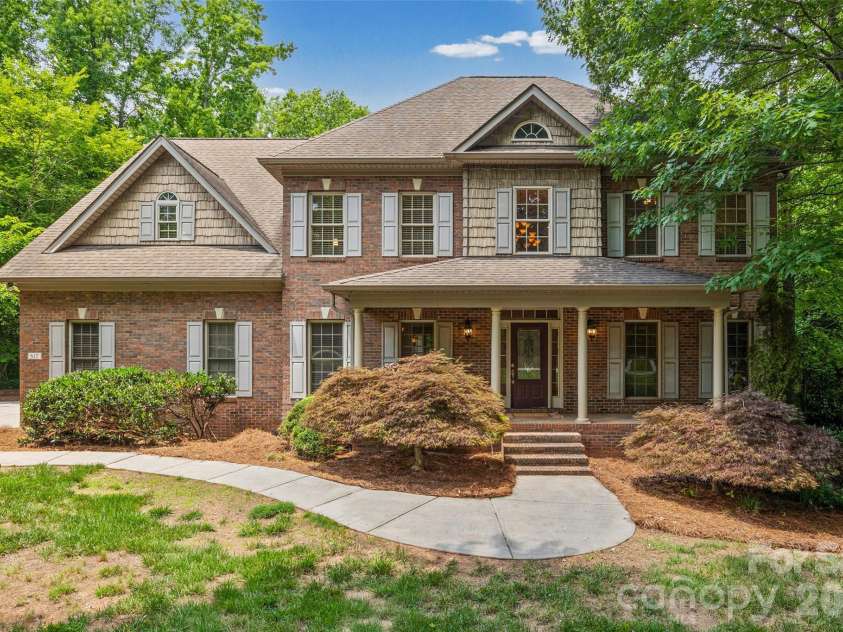817 Savile Lane, Fort Mill, SC 29715.  MLS# CAR4387881, YatesRealty ID 33742. 