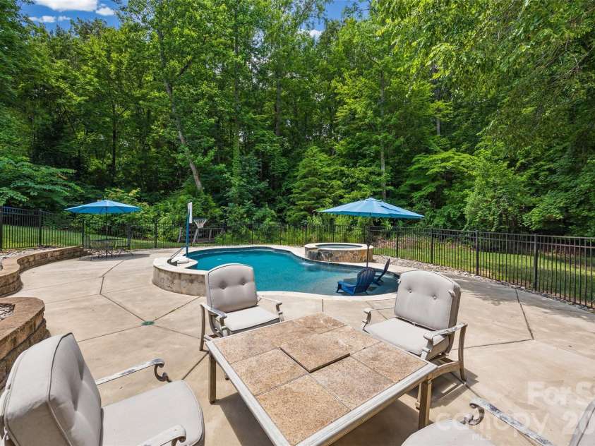 817 Savile Lane, Fort Mill, SC 29715.  MLS# CAR4387881, YatesRealty ID 33742. 