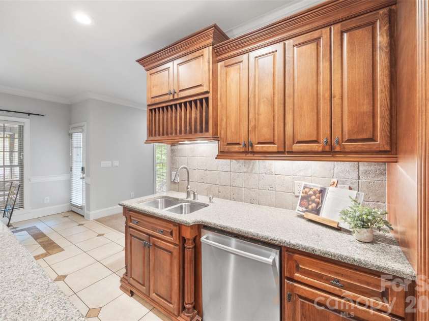 817 Savile Lane, Fort Mill, SC 29715.  MLS# CAR4387881, YatesRealty ID 33742. 