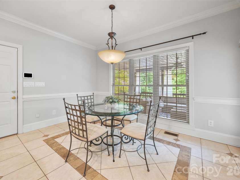 817 Savile Lane, Fort Mill, SC 29715.  MLS# CAR4387881, YatesRealty ID 33742. 