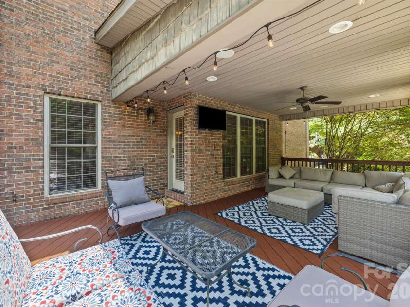 817 Savile Lane, Fort Mill, SC 29715.  MLS# CAR4387881, YatesRealty ID 33742. 