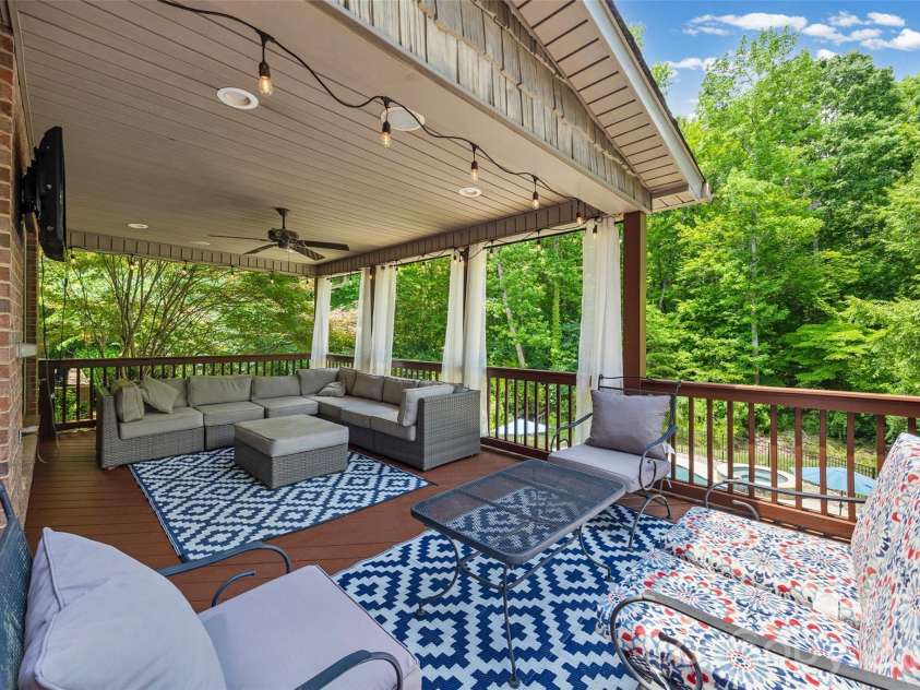 817 Savile Lane, Fort Mill, SC 29715.  MLS# CAR4387881, YatesRealty ID 33742. 