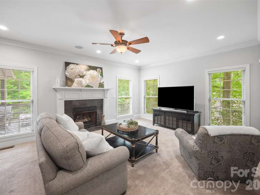 817 Savile Lane, Fort Mill, SC 29715.  MLS# CAR4387881, YatesRealty ID 33742. 