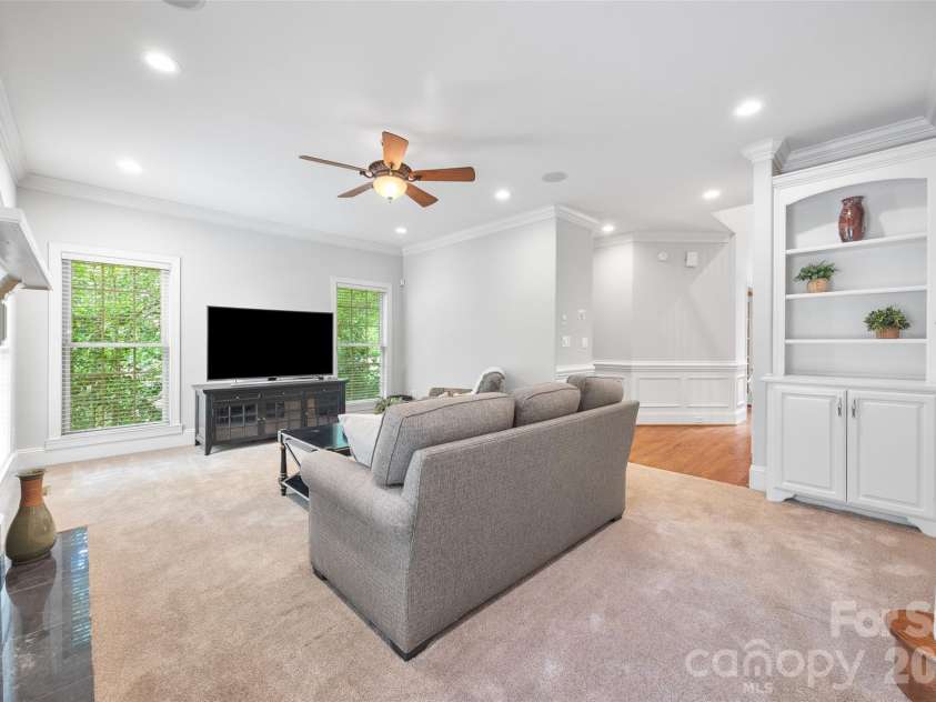 817 Savile Lane, Fort Mill, SC 29715.  MLS# CAR4387881, YatesRealty ID 33742. 