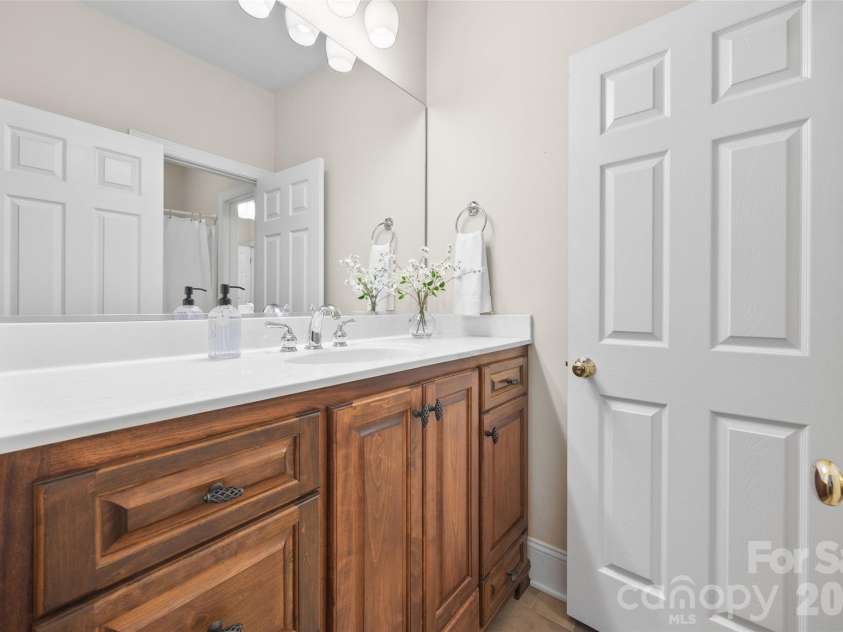 817 Savile Lane, Fort Mill, SC 29715.  MLS# CAR4387881, YatesRealty ID 33742. 