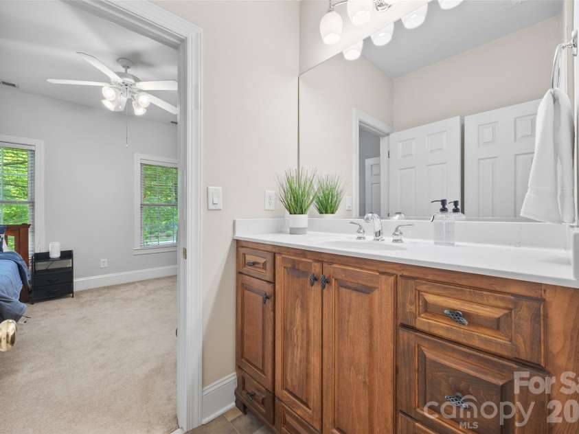 817 Savile Lane, Fort Mill, SC 29715.  MLS# CAR4387881, YatesRealty ID 33742. 