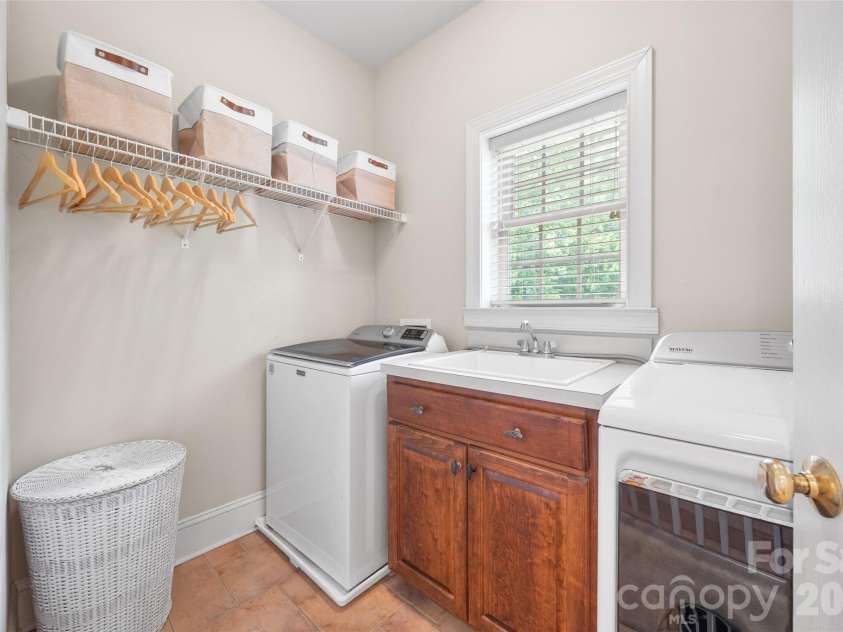 817 Savile Lane, Fort Mill, SC 29715.  MLS# CAR4387881, YatesRealty ID 33742. 