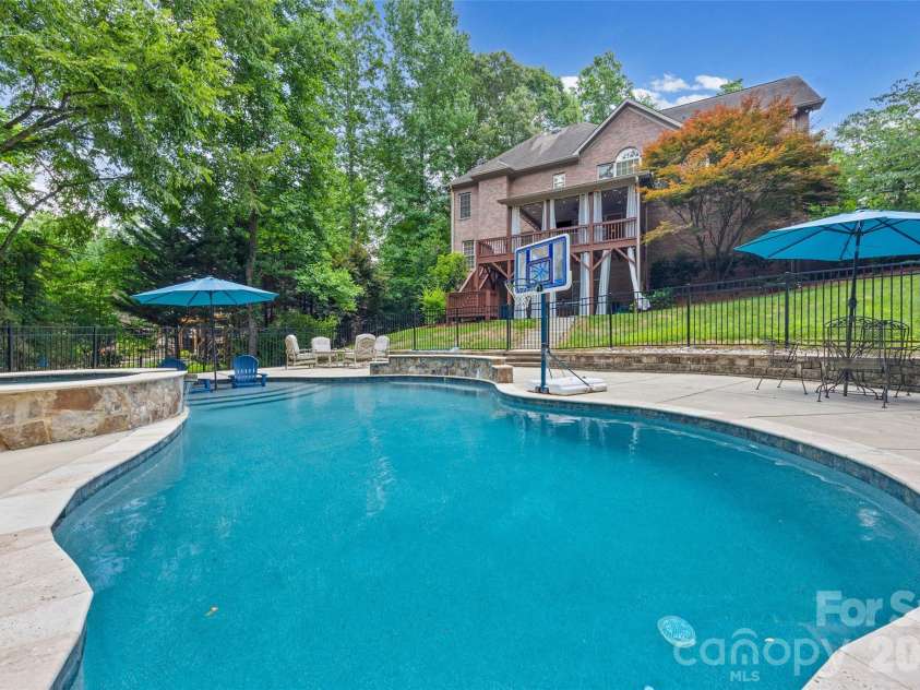 817 Savile Lane, Fort Mill, SC 29715.  MLS# CAR4387881, YatesRealty ID 33742. 