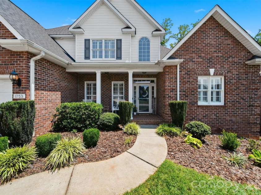 1753 30th Avenue Drive, Hickory, NC 28601.  MLS# CAR4398087, YatesRealty ID 33743. 