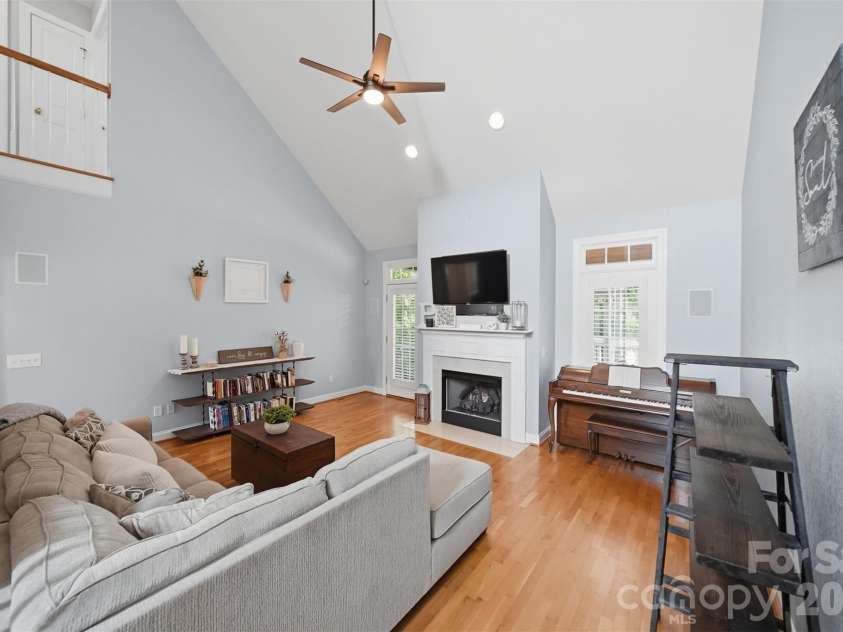 1753 30th Avenue Drive, Hickory, NC 28601.  MLS# CAR4398087, YatesRealty ID 33743. 