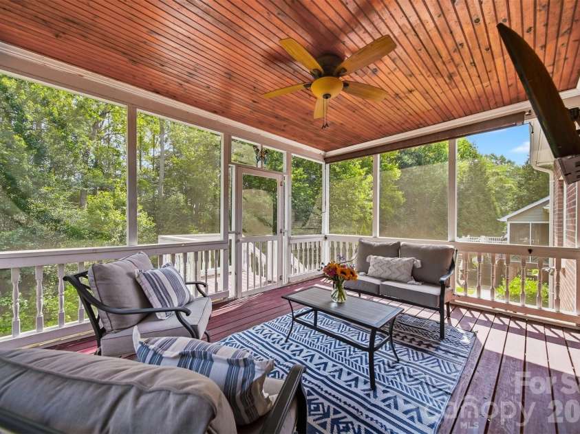 1753 30th Avenue Drive, Hickory, NC 28601.  MLS# CAR4398087, YatesRealty ID 33743. 