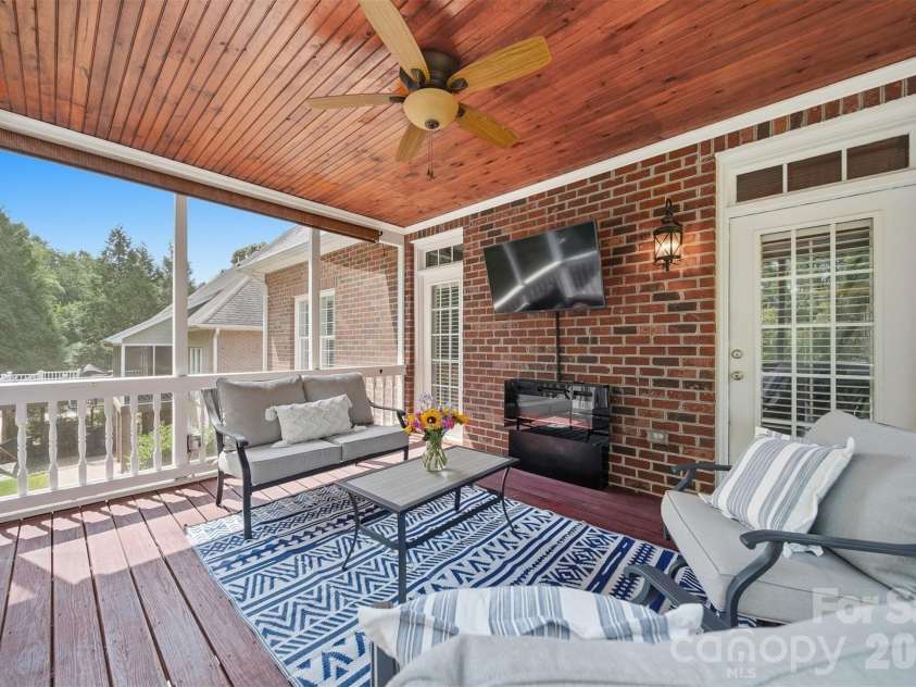 1753 30th Avenue Drive, Hickory, NC 28601.  MLS# CAR4398087, YatesRealty ID 33743. 