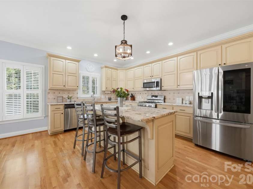 1753 30th Avenue Drive, Hickory, NC 28601.  MLS# CAR4398087, YatesRealty ID 33743. 