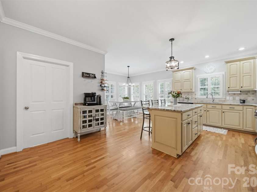 1753 30th Avenue Drive, Hickory, NC 28601.  MLS# CAR4398087, YatesRealty ID 33743. 