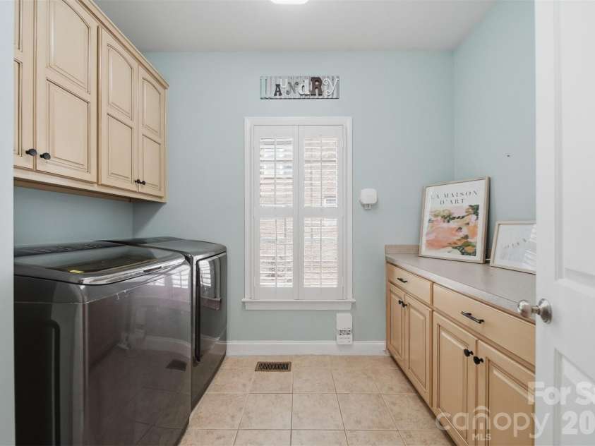 1753 30th Avenue Drive, Hickory, NC 28601.  MLS# CAR4398087, YatesRealty ID 33743. 