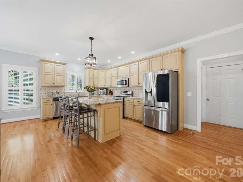1753 30th Avenue Drive, Hickory, NC 28601.  MLS# CAR4398087, YatesRealty ID 33743. 