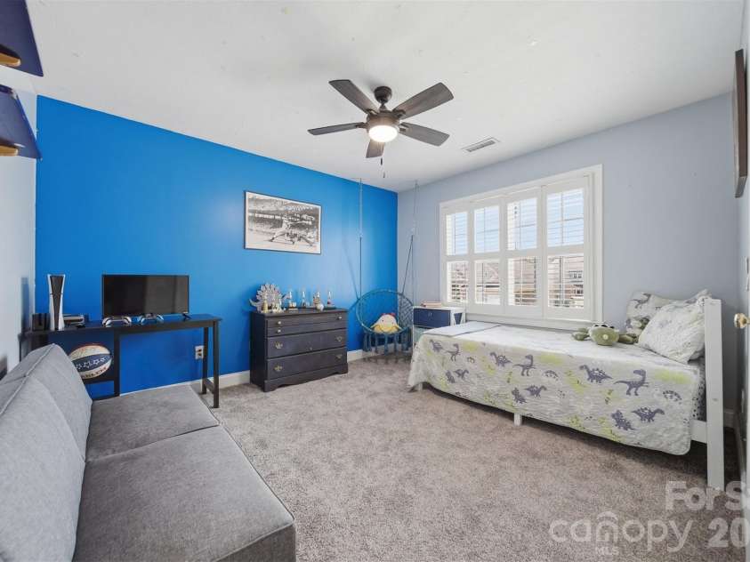 1753 30th Avenue Drive, Hickory, NC 28601.  MLS# CAR4398087, YatesRealty ID 33743. 