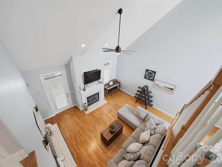 1753 30th Avenue Drive, Hickory, NC 28601.  MLS# CAR4398087, YatesRealty ID 33743. 