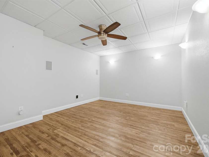 1753 30th Avenue Drive, Hickory, NC 28601.  MLS# CAR4398087, YatesRealty ID 33743. 