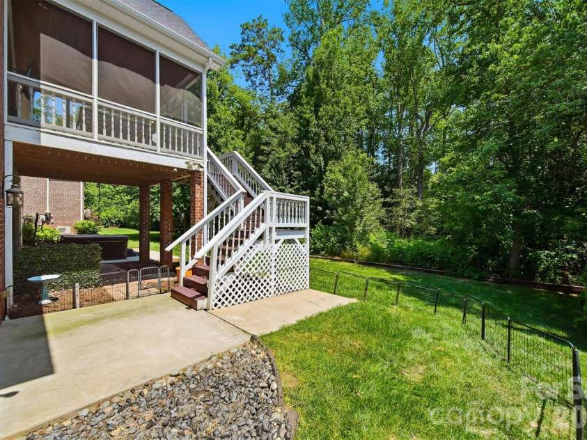 1753 30th Avenue Drive, Hickory, NC 28601.  MLS# CAR4398087, YatesRealty ID 33743. 