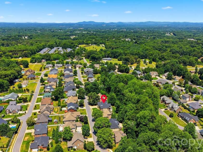 1753 30th Avenue Drive, Hickory, NC 28601.  MLS# CAR4398087, YatesRealty ID 33743. 
