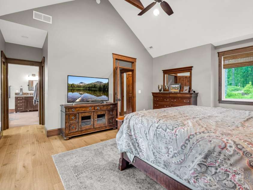 221 Ohwanteska Lane, Brevard, NC 28712.  MLS# CAR4286435, YatesRealty ID 33743. 