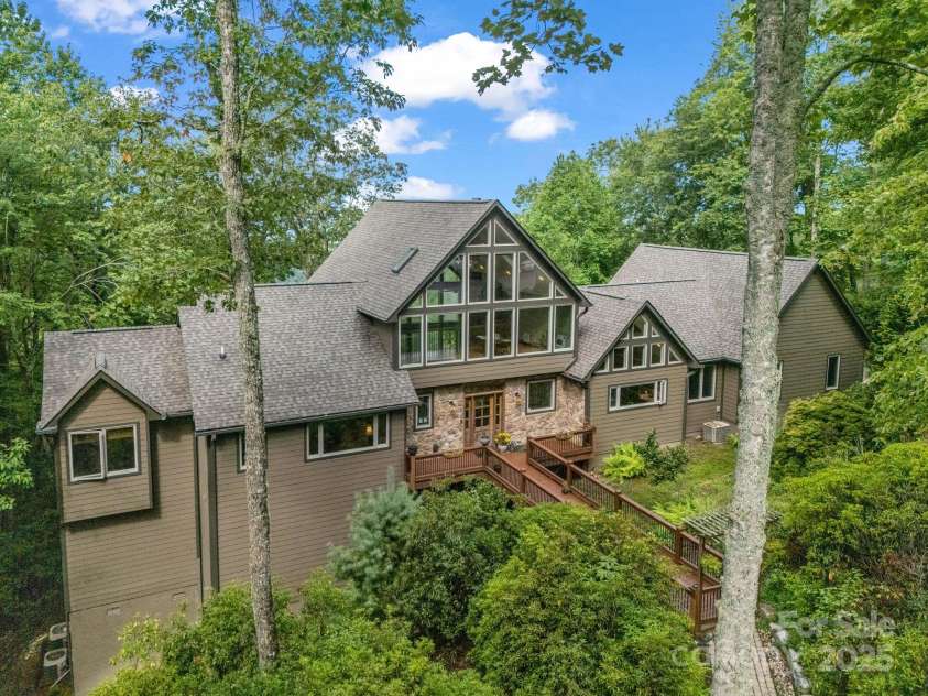 221 Ohwanteska Lane, Brevard, NC 28712.  MLS# CAR4286435, YatesRealty ID 33743. 