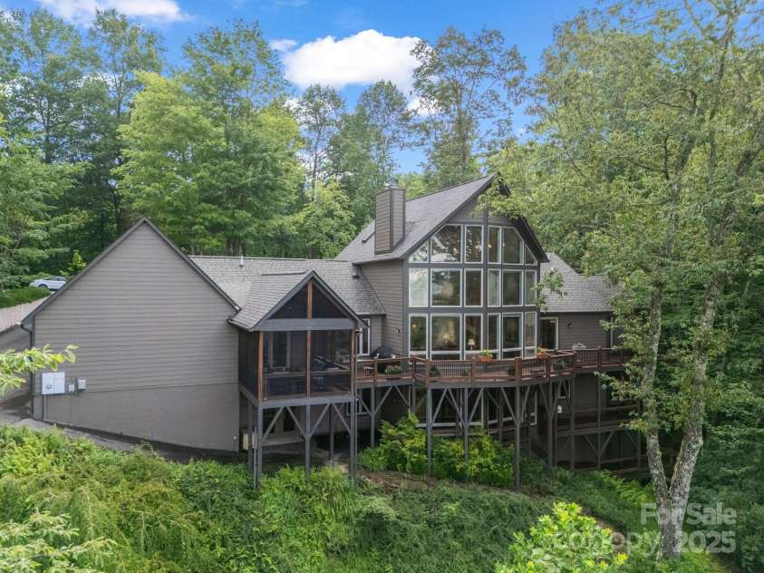 221 Ohwanteska Lane, Brevard, NC 28712.  MLS# CAR4286435, YatesRealty ID 33743. 