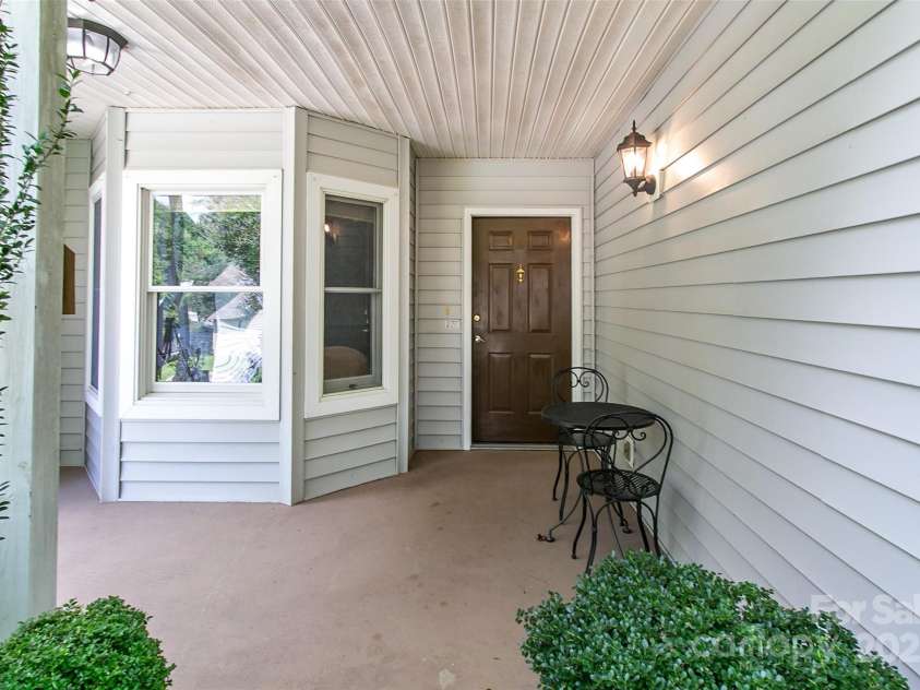 132 Fox Cross Drive, Brevard, NC 28712.  MLS# CAR4290166, YatesRealty ID 33744. 