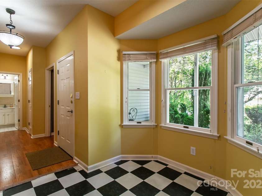 132 Fox Cross Drive, Brevard, NC 28712.  MLS# CAR4290166, YatesRealty ID 33744. 