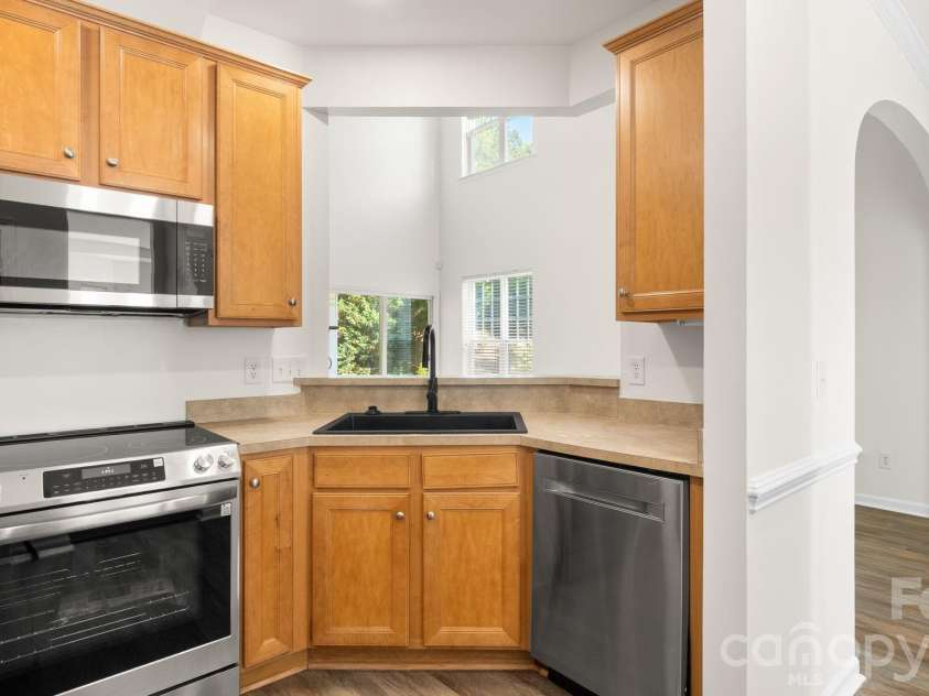 4569 Scarlet Oak Drive, Rock Hill, SC 29732.  MLS# CAR4397692, YatesRealty ID 33744. 