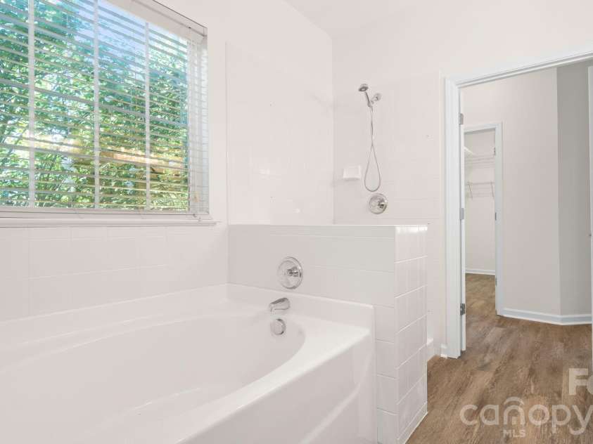 4569 Scarlet Oak Drive, Rock Hill, SC 29732.  MLS# CAR4397692, YatesRealty ID 33744. 
