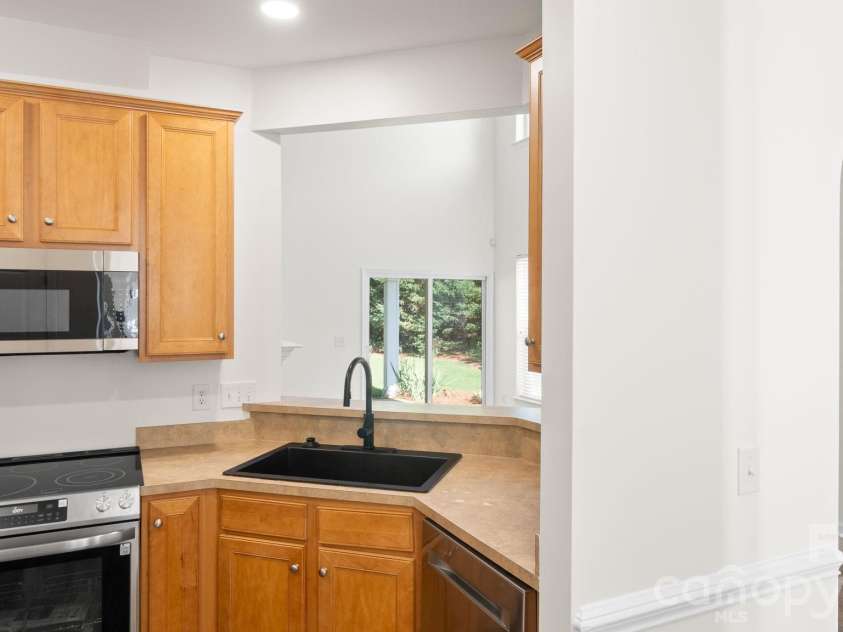 4569 Scarlet Oak Drive, Rock Hill, SC 29732.  MLS# CAR4397692, YatesRealty ID 33744. 