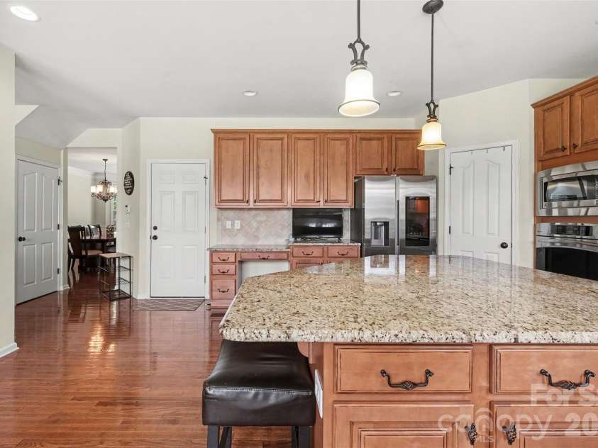 1008 Hawker Road, Matthews, NC 28104.  MLS# CAR4396148, YatesRealty ID 33745. 