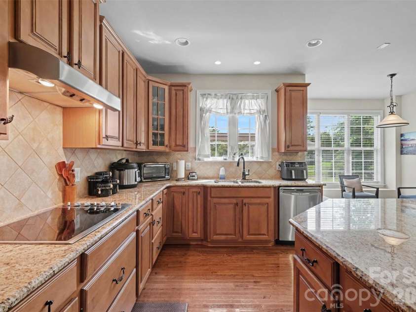 1008 Hawker Road, Matthews, NC 28104.  MLS# CAR4396148, YatesRealty ID 33745. 