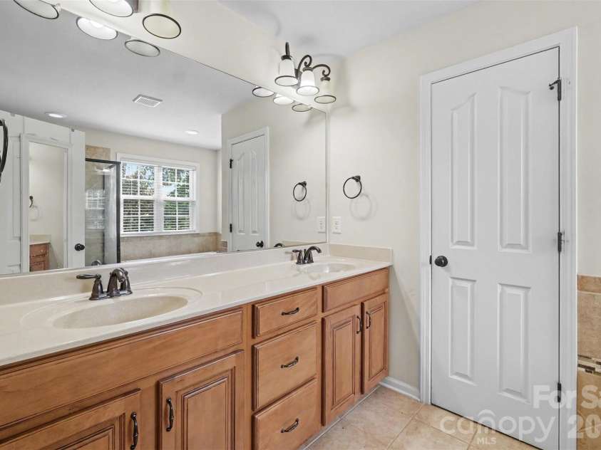 1008 Hawker Road, Matthews, NC 28104.  MLS# CAR4396148, YatesRealty ID 33745. 