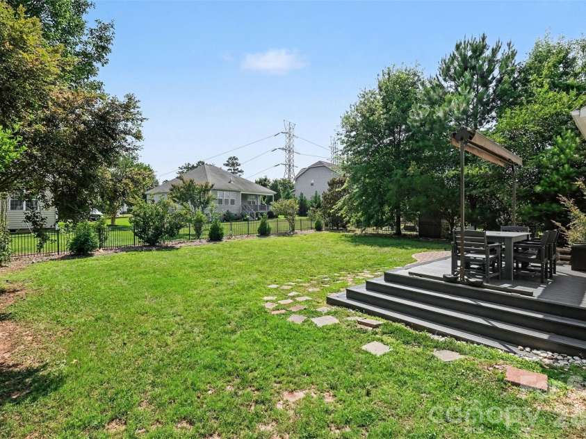 1008 Hawker Road, Matthews, NC 28104.  MLS# CAR4396148, YatesRealty ID 33745. 