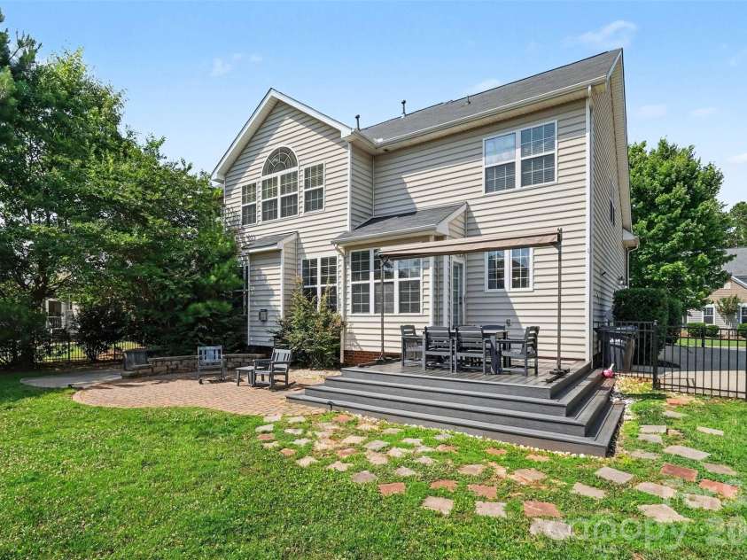 1008 Hawker Road, Matthews, NC 28104.  MLS# CAR4396148, YatesRealty ID 33745. 