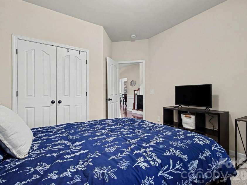1008 Hawker Road, Matthews, NC 28104.  MLS# CAR4396148, YatesRealty ID 33745. 