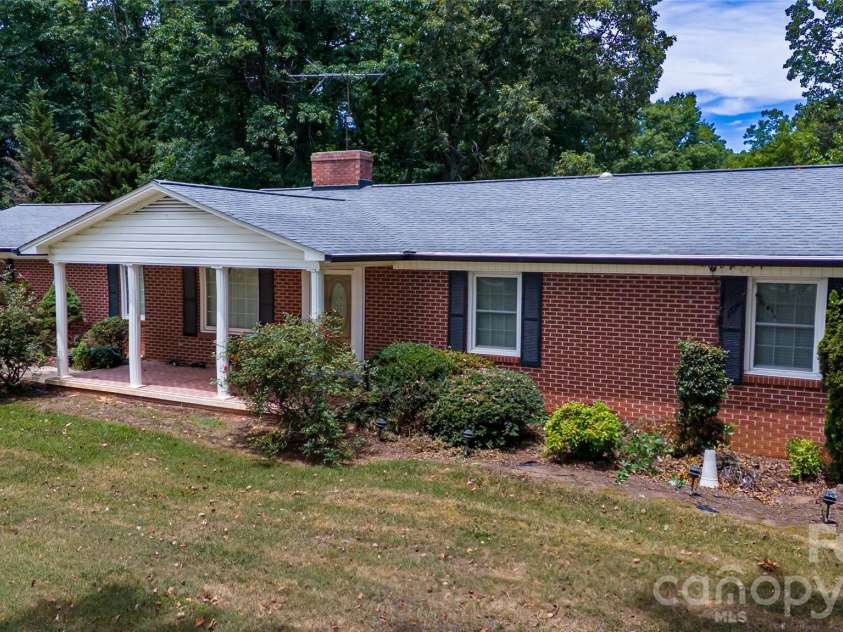6000 George Hildebran School Road, Hickory, NC 28602.  MLS# CAR4397941, YatesRealty ID 33746. 