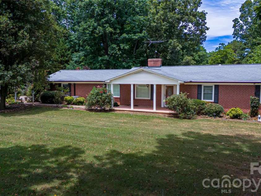 6000 George Hildebran School Road, Hickory, NC 28602.  MLS# CAR4397941, YatesRealty ID 33746. 