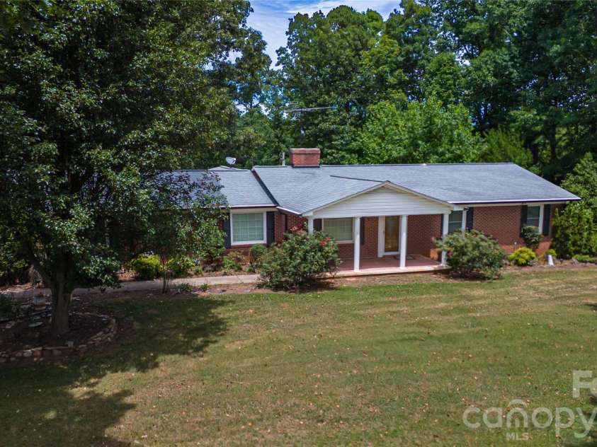 6000 George Hildebran School Road, Hickory, NC 28602.  MLS# CAR4397941, YatesRealty ID 33746. 
