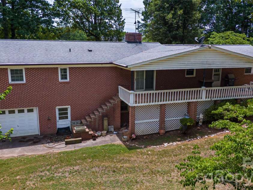 6000 George Hildebran School Road, Hickory, NC 28602.  MLS# CAR4397941, YatesRealty ID 33746. 