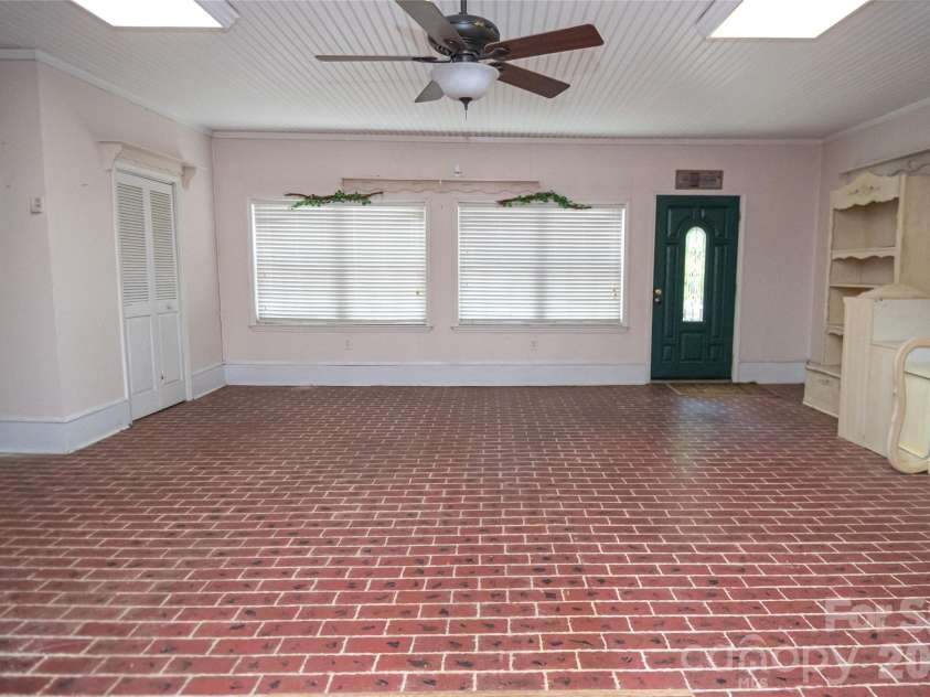 6000 George Hildebran School Road, Hickory, NC 28602.  MLS# CAR4397941, YatesRealty ID 33746. 