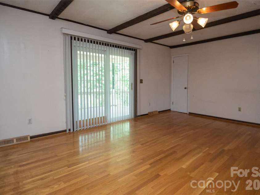 6000 George Hildebran School Road, Hickory, NC 28602.  MLS# CAR4397941, YatesRealty ID 33746. 