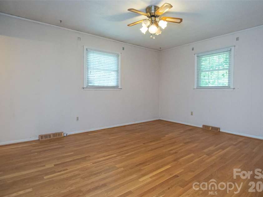 6000 George Hildebran School Road, Hickory, NC 28602.  MLS# CAR4397941, YatesRealty ID 33746. 