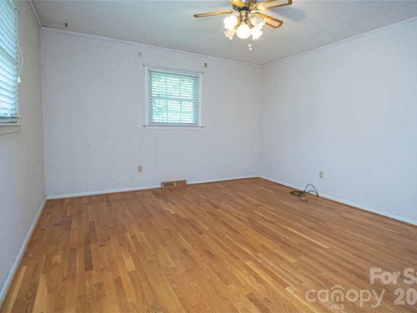 6000 George Hildebran School Road, Hickory, NC 28602.  MLS# CAR4397941, YatesRealty ID 33746. 