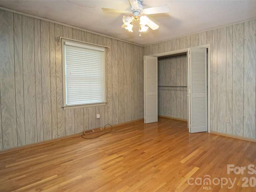 6000 George Hildebran School Road, Hickory, NC 28602.  MLS# CAR4397941, YatesRealty ID 33746. 