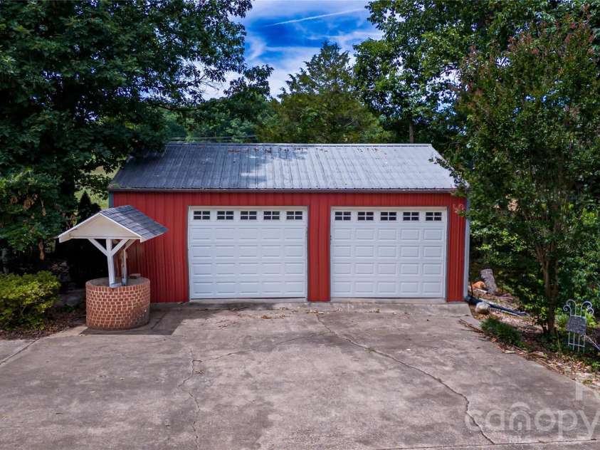 6000 George Hildebran School Road, Hickory, NC 28602.  MLS# CAR4397941, YatesRealty ID 33746. 
